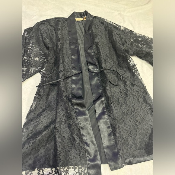 Gold Tag Victorias Secret Silky Black Robe - Picture 8 of 10